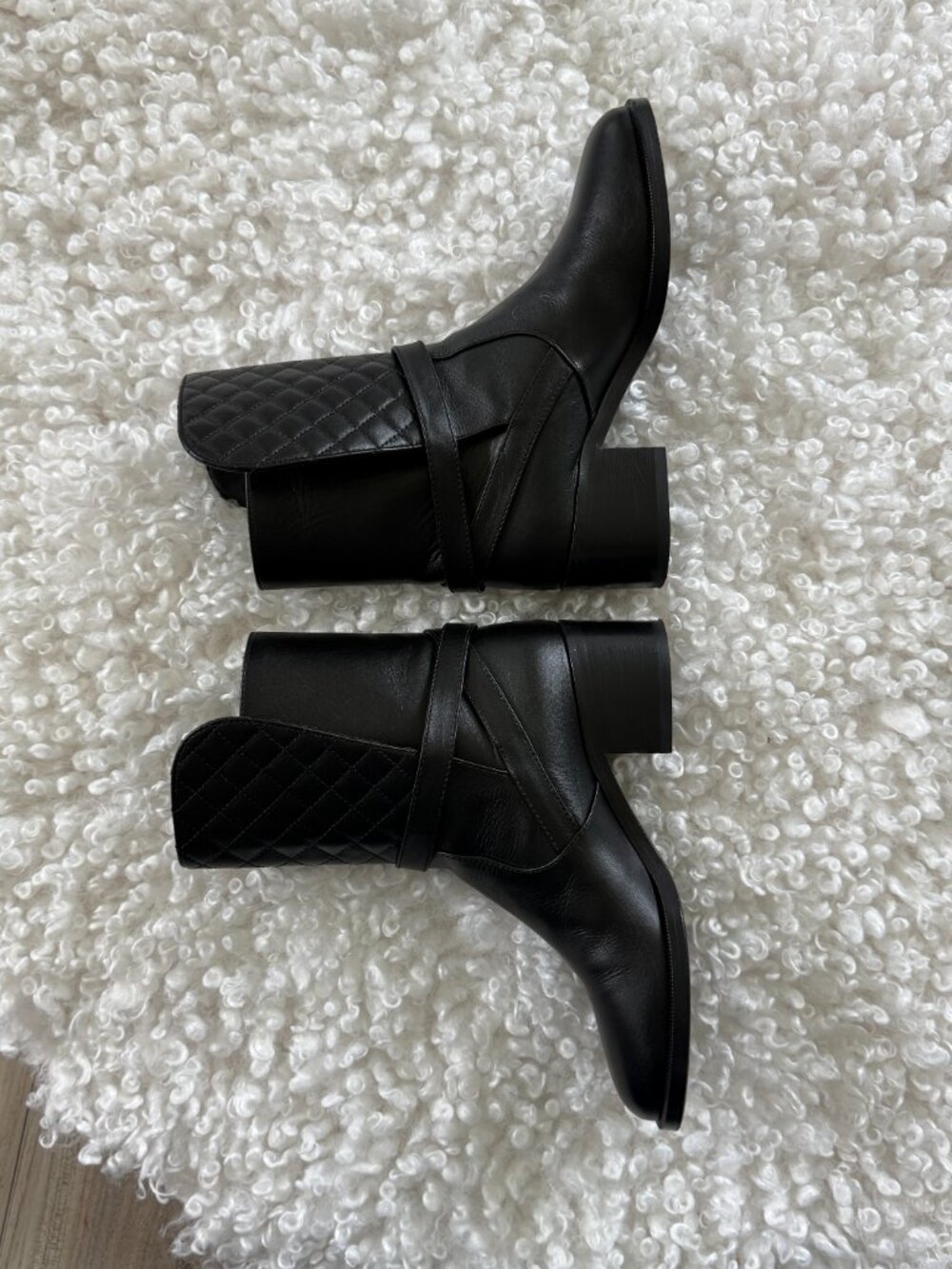 Authentic Chanel black leather ankle boots- SIZE 38 - Picture 4 of 9